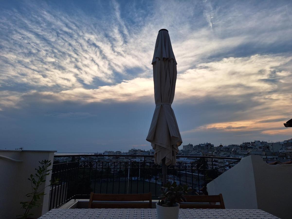 Sunset Rooftop Apartment Tesalonika Bagian luar foto
